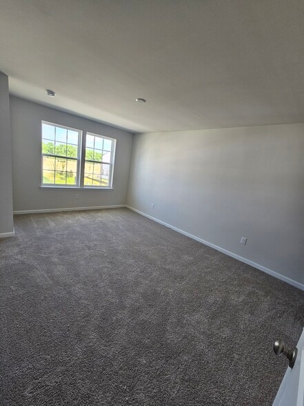 Bedroom-2 - 44 Elliot Ln