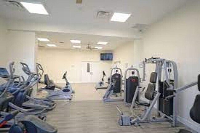 Building Photo - New Remodel! Gorgeous 2 Bedroom Condo! Amazing Location!