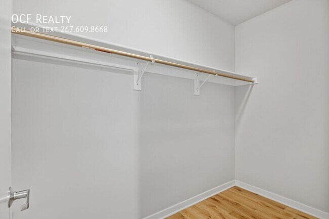 Building Photo - 412 S 13th St