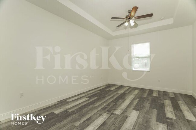 Building Photo - 301 Cimarron Ct