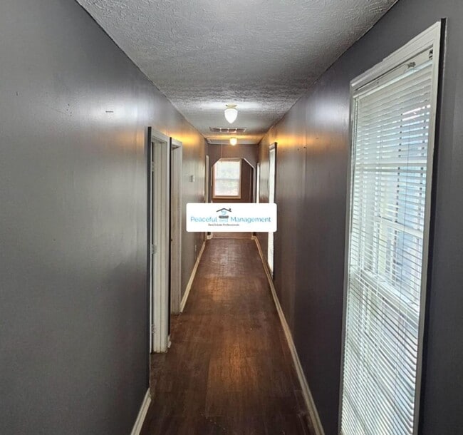 Building Photo - 902 Lawyers Ln