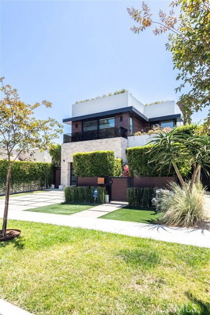 Building Photo - 1643 S Carmelina Ave