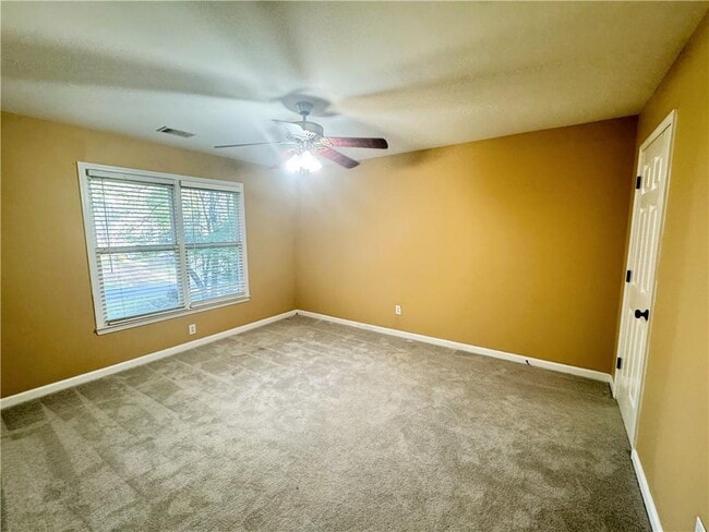 Building Photo - 2550 Wellsley Ln