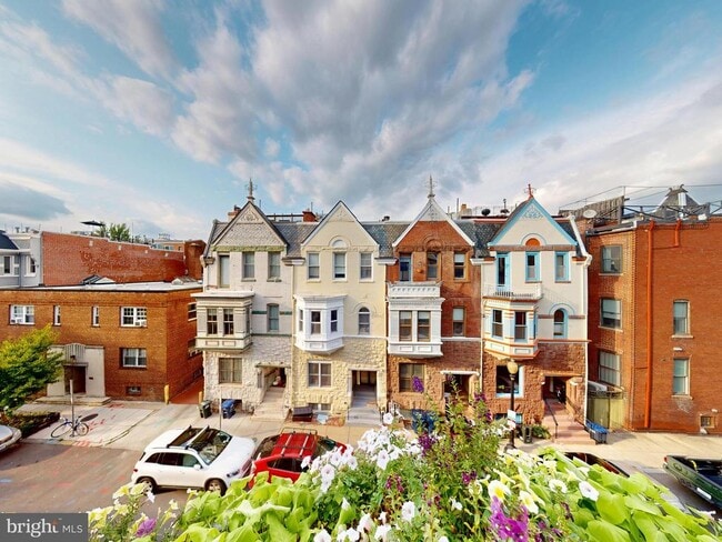 Building Photo - 1808 Riggs Pl NW