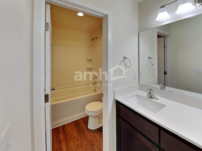 Building Photo - 1950 NW 23rd St