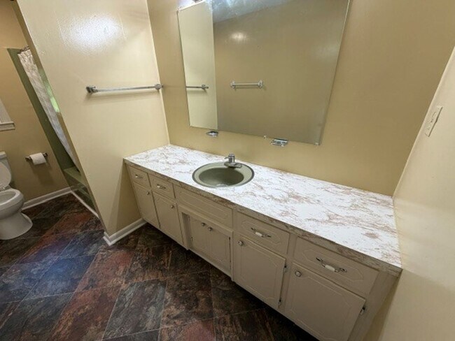 Building Photo - 3399 NC-16