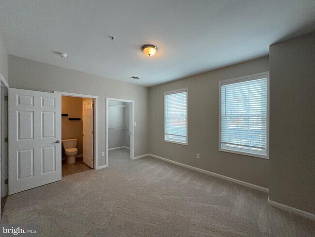 Building Photo - 134 Bridge St