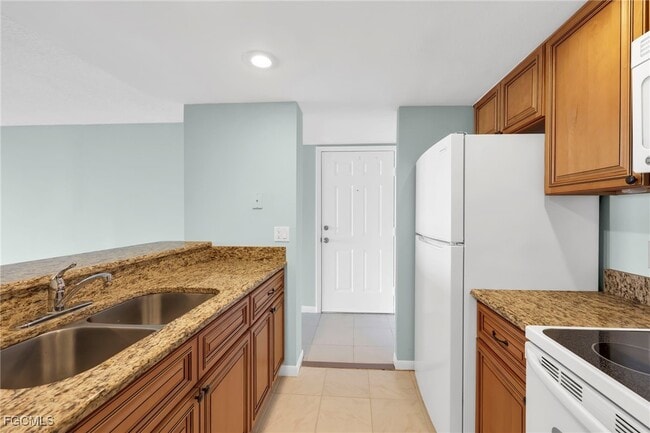 Building Photo - 2885 Palm Beach Blvd