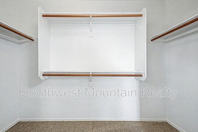 Building Photo - 1399 E Saguaro Trail