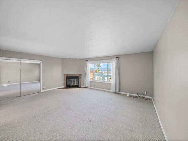 Building Photo - COMING SOON! Single Family Home in Sunny Bernal Heights - 4 br/3 ba - 2 Car Parking - Great Views...