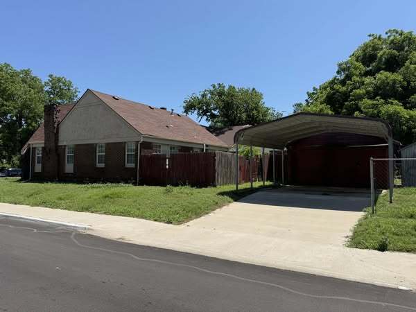 Building Photo - 2200 NE 22nd St