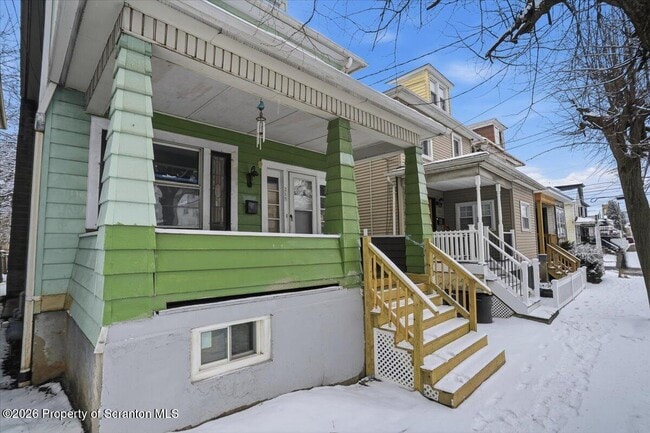 Building Photo - 239 Division St