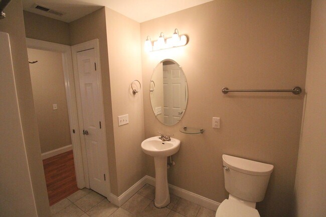 Building Photo - 500 Callaway Circle