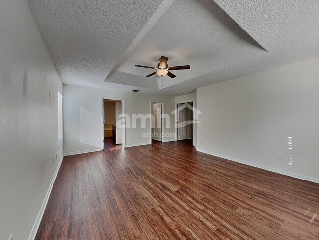 Building Photo - 1921 Darlin Cir