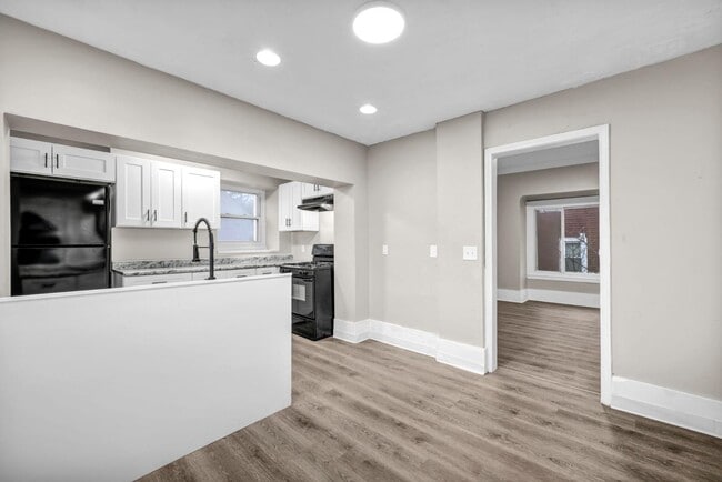 Building Photo - 10920 Granger Rd