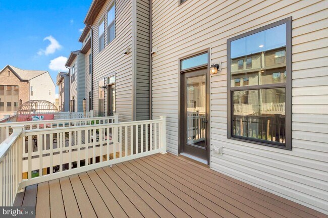 Building Photo - 14024 Sunrise Valley Dr