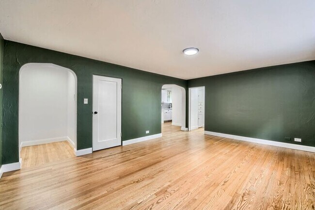 Building Photo - 2233 Kearney St