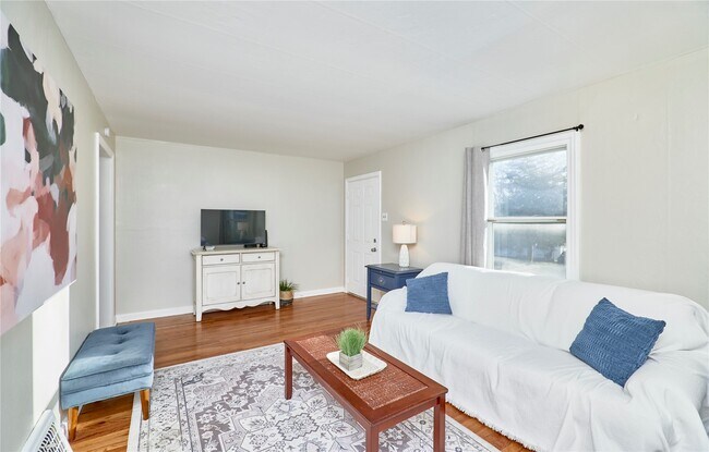Building Photo - 3135 La Vista Dr