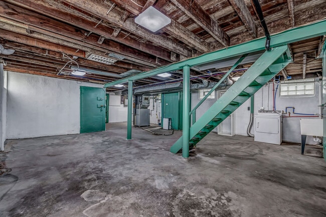 Building Photo - 5115 Imwalle Ave