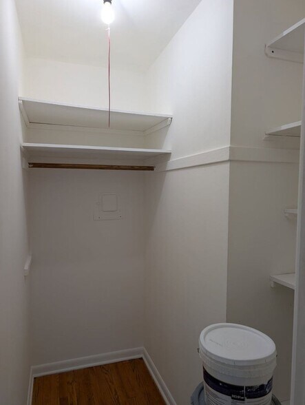 Building Photo - 9595 Maple Dr