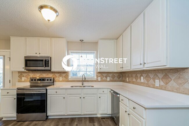 Building Photo - 3 Bedroom Pet-Friendly Home in Raleigh, NC with Main Street Renewal