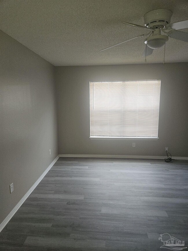 Building Photo - 3220 Mariners Dr