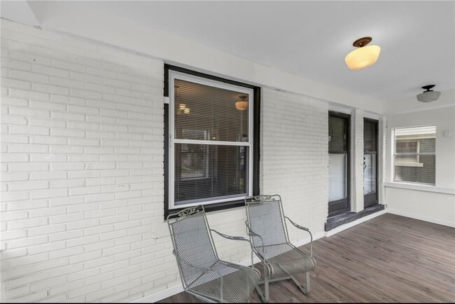 Building Photo - 2942 Wayne Ave