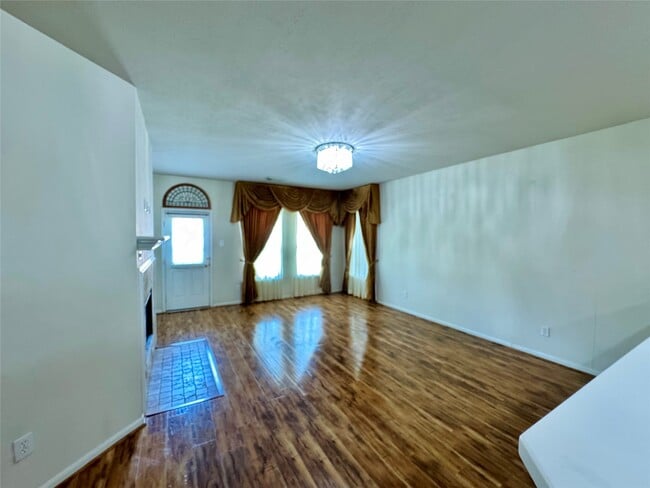 Building Photo - 12905 Meadow Springs Dr