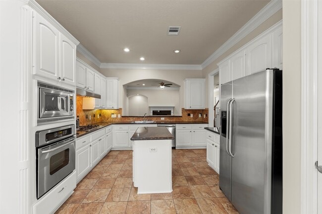 Building Photo - 1126 Sopris Dr