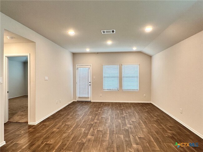 Building Photo - 101 Calgary Ln