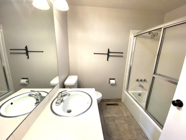 Building Photo - Great Home in Loveland