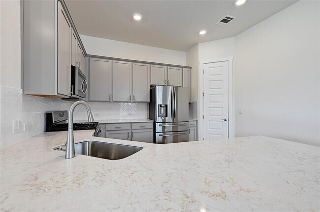 Building Photo - 2133 Alamar walk