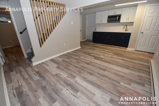 Building Photo - 1011 Hyde Park Dr