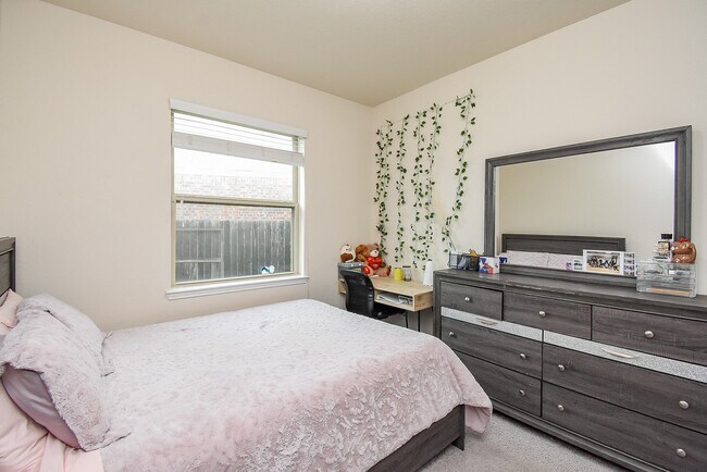 Building Photo - 12447 Girasole Ct