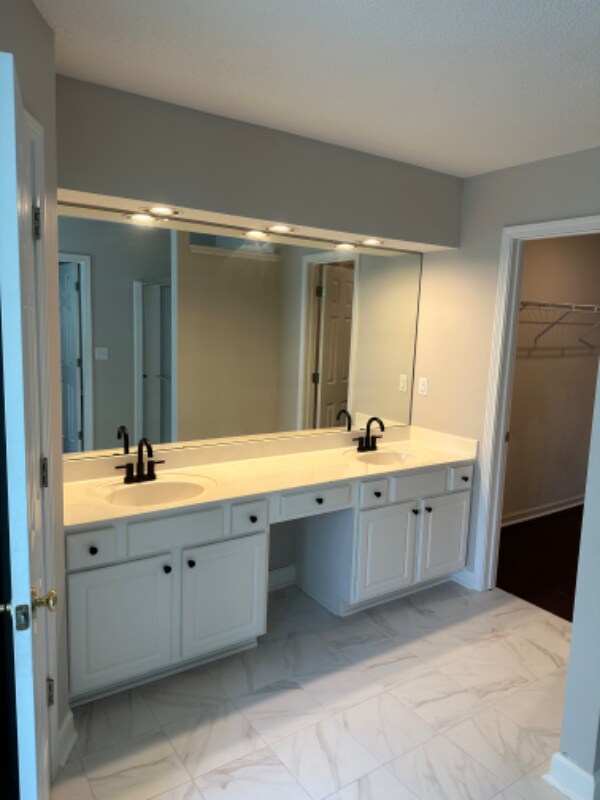 Building Photo - 2947 Stanstead Cir