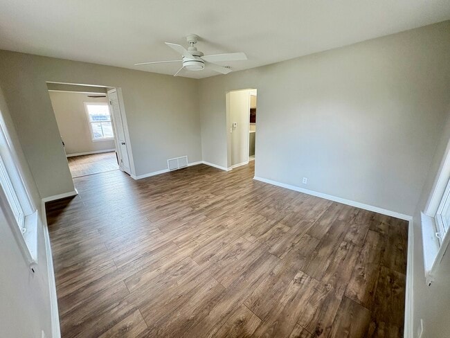 Building Photo - 5543 W Margaret St