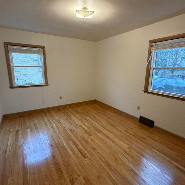 Building Photo - 529 W Olin Ave