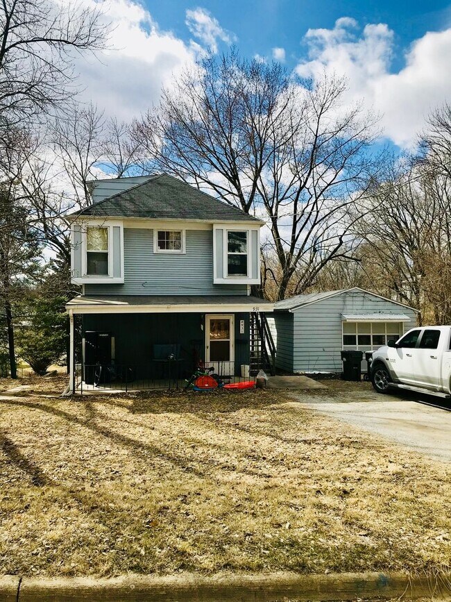 Building Photo - 931 Dewey St
