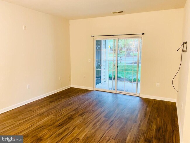 Building Photo - 100 Watkins Pond Blvd