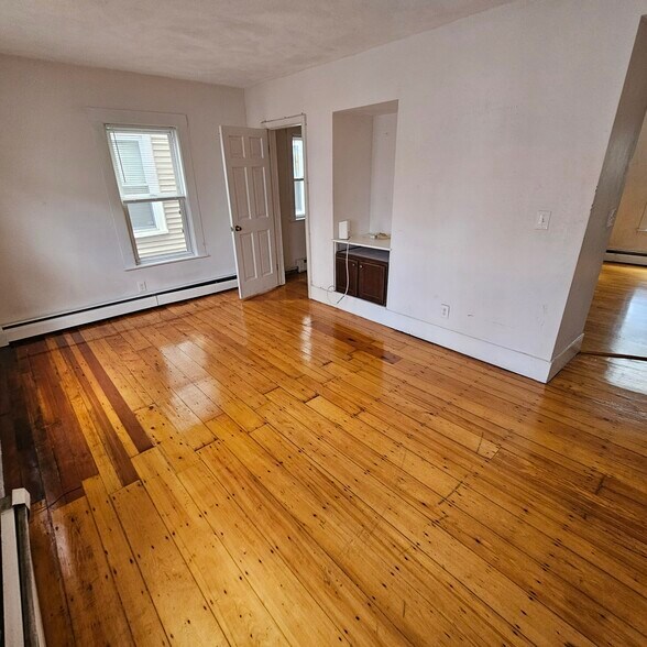 Building Photo - 5 Lawrence St