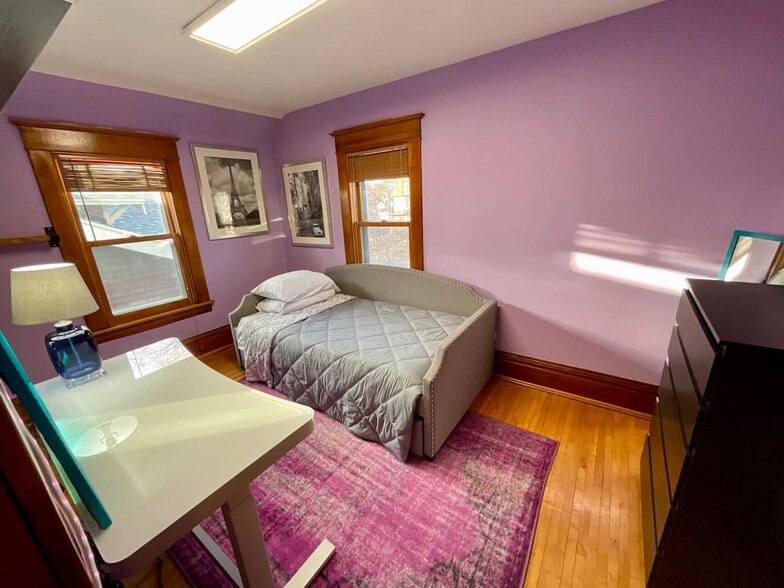 Building Photo - 1391 Thomas Ave W