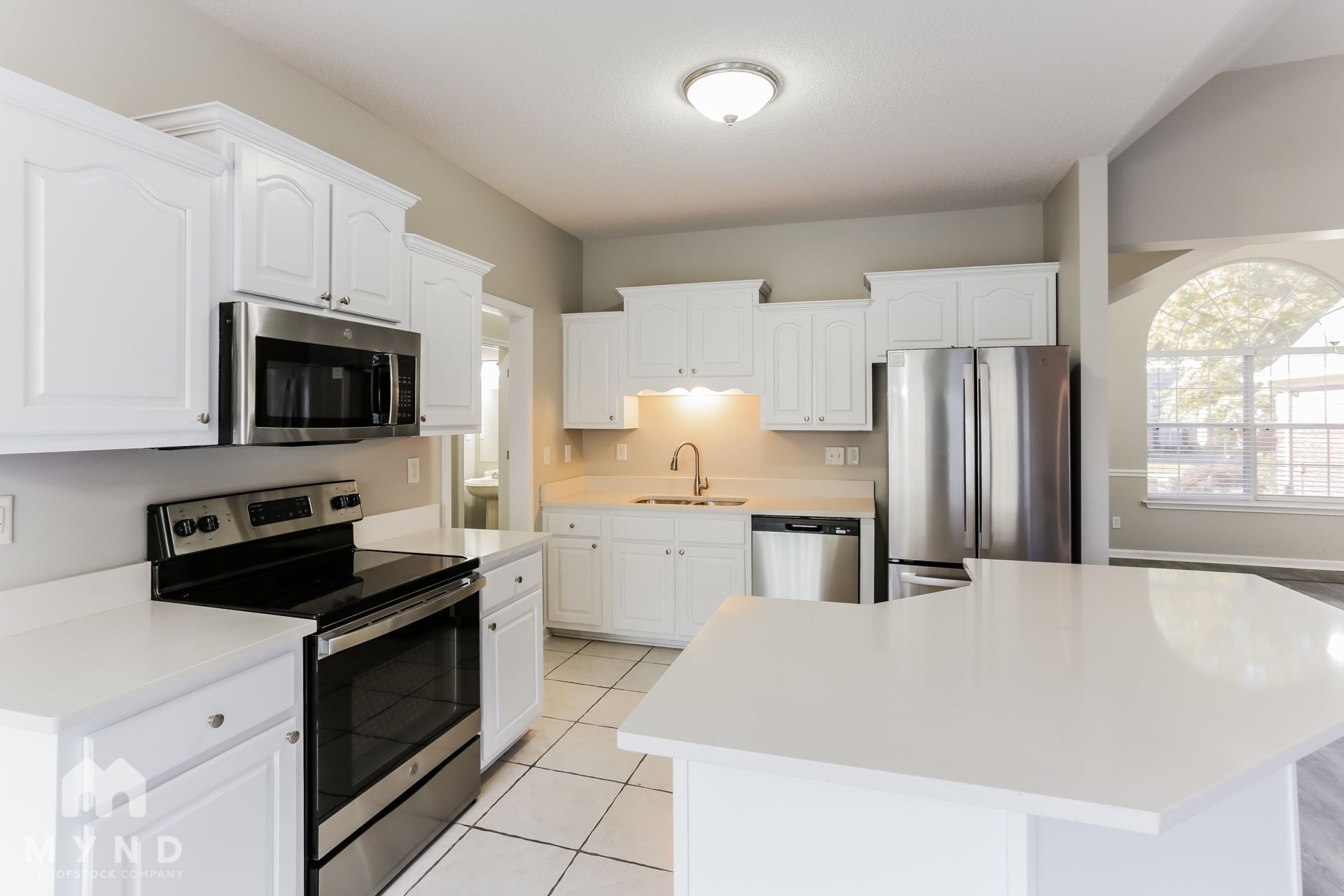 Building Photo - 540 Classic Dr N