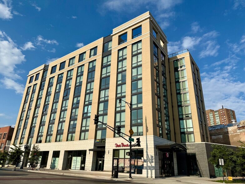 Building Photo - 4641 N Broadway St