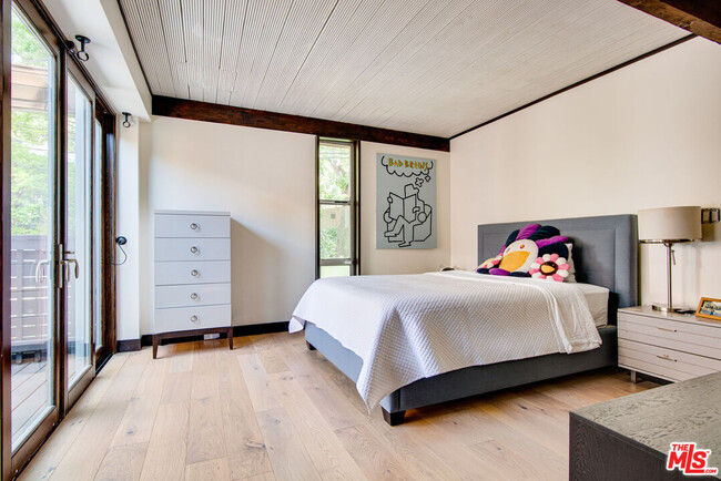 Building Photo - 9624 Yoakum Dr