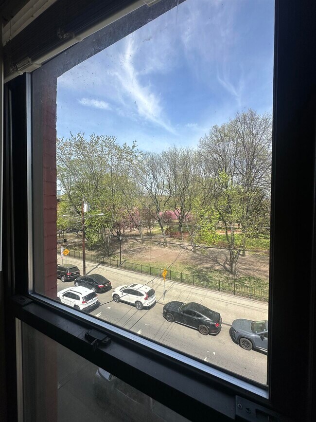 Building Photo - 267 8th St