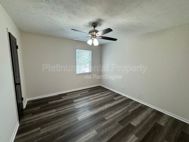 Building Photo - 3135 Reeves St