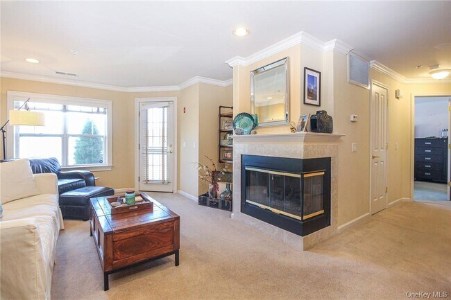 Building Photo - 213 Waterside Close