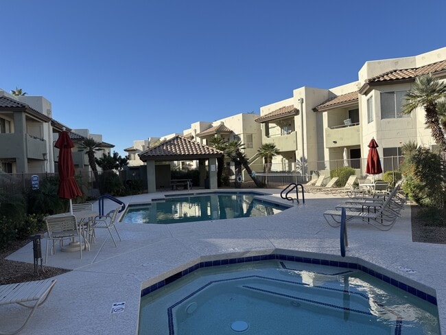 Building Photo - 1825 W Ray Rd