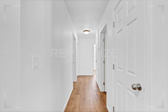 Building Photo - Fully Renovated 4 Bed / 2 Bath in Bay Mine...
