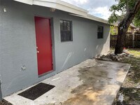 Building Photo - 429 NW 15th Ave